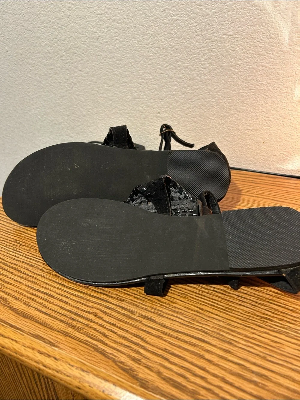 Women's Black Woven T-Strap Sandals